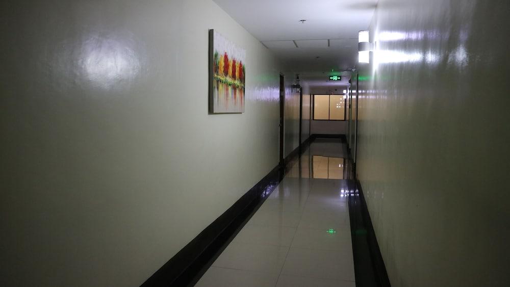 Doniti Suites And Events Place Mandaluyong Buitenkant foto