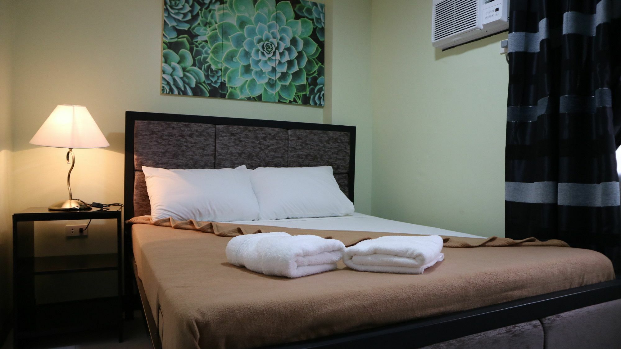 Doniti Suites And Events Place Mandaluyong Buitenkant foto